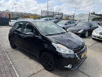Peugeot 208 1.0 VTI 50KW AIRCO picture 3