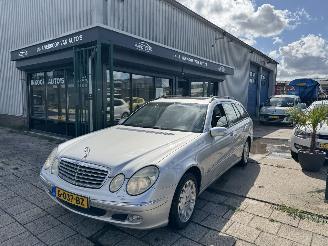 krockskadad bil auto Mercedes E-klasse E240 130KW AUTOMAAT 2003/10