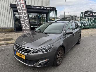 Voiture accidenté Peugeot 308 1.2 96KW 2017/7