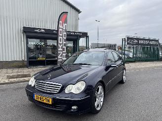 Mercedes C-klasse C320 CDI V6 AUTOMAAT FULL OPTIE! picture 2