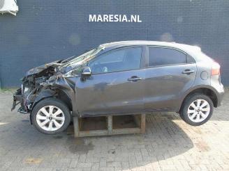 Coche siniestrado Kia Rio Rio III (UB), Hatchback, 2011 / 2017 1.4 CRDi 16V 2016/8