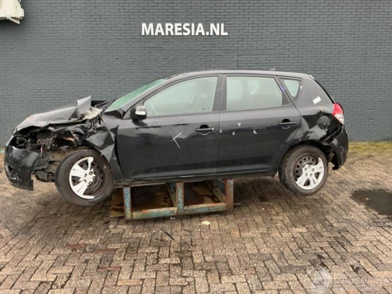 Kia Cee d Cee'd (EDB5), Hatchback 5-drs, 2006 / 2012 1.6 CRDi 16V