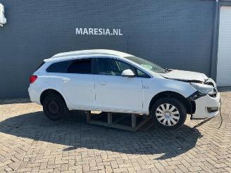 Opel Astra Astra J Sports Tourer (PD8/PE8/PF8), Combi, 2010 / 2015 1.7 CDTi 16V picture 2