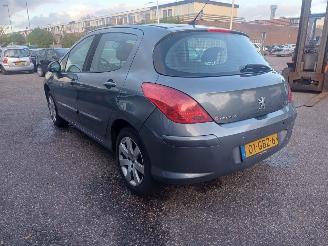 Peugeot 308 1.6 VTi XS picture 3