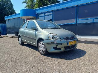 Damaged car Toyota Yaris 1.3 VVT-i Sol 2004/10