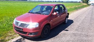 Coche siniestrado Dacia Logan  2012/4