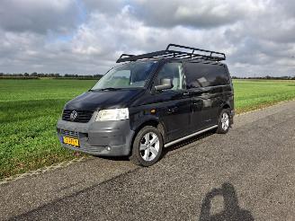 krockskadad bil auto Volkswagen Transporter T5 TDI 2007/4