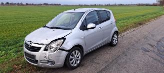 Schadeauto Opel Agila  2014/6