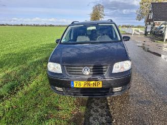 Auto incidentate Volkswagen Touran 1.6 16V FSI 2004/9