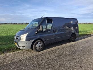 krockskadad bil bedrijf Ford Transit 280M FD VAN 110 MR 4.23 2007/5