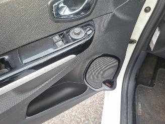 Renault Clio ESTATE TCe picture 7