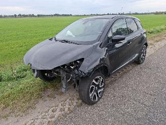 skadebil motor Renault Captur R 2017/4
