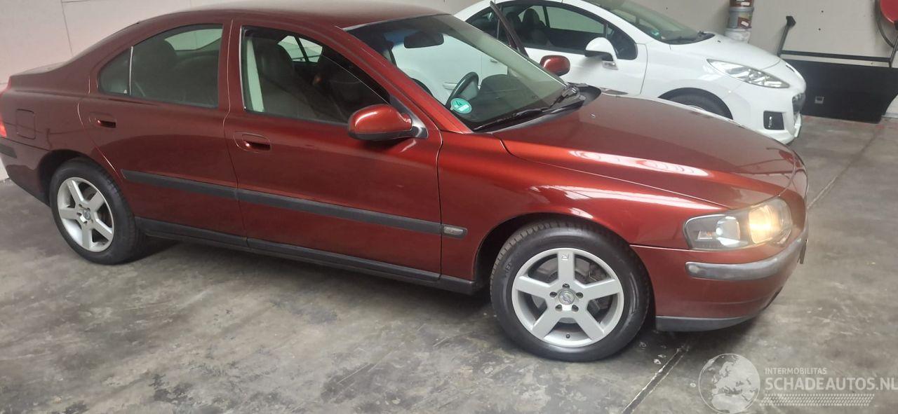 Volvo S-60 2.4 T