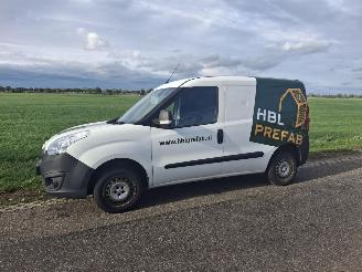 uszkodzony samochody osobowe Opel Combo 1.3 CDTI 2015/9