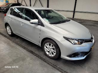 Vaurioauto  passenger cars Toyota Auris 1.2T 85-KW 6-Bak Aspiration 5drs 2017/5