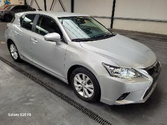 Voiture accidenté Lexus Ct 200h Hybrid 1.8 73-KW Automaat 5drs 2016/7