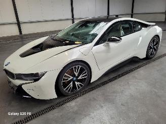 Damaged car BMW i8 Coupe e-Drive 275-KW Automaat X-Drive 2017/2