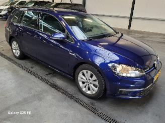 uszkodzony samochody osobowe Volkswagen Golf Variant 1.5 TSi 96-KW 6-Bak Comfortline 2019/2