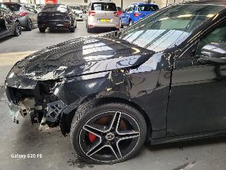 Mercedes A-klasse 180d Limo 85-KW Automaat AMG Panoramadak picture 4