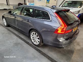 Volvo V-90 2.0 T4 140-KW Automaat Momentum Leder picture 2