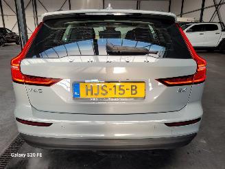 Volvo V-60 2.0 B4 145-KW Automaat Essential-Edition picture 15