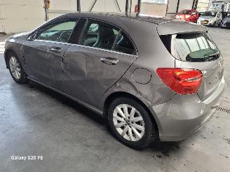 Mercedes A-klasse 180 Automaat 90-KW 5drs Urban picture 3