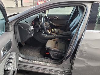 Mercedes A-klasse 180 Automaat 90-KW 5drs Urban picture 14