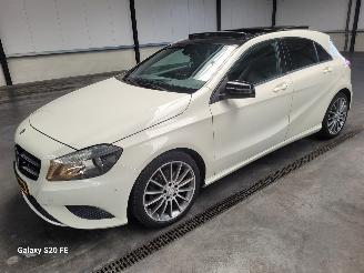 Voiture accidenté Mercedes A-klasse 180 90-KW 6-Bak Prestige 5drs Panoramadak 2013/6