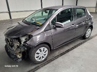 Auto incidentate Toyota Yaris Hybrid 1.5 55-KW Automaat 5drs Aspiration 2014/10