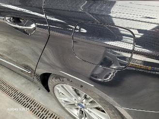 Ford Mondeo Wagon Hybrid 2.0 HEV 103-KW Automaat Vignale picture 3