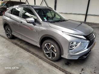 Auto incidentate Mitsubishi Eclipse Cross 2.4 PHEV 72-KW Automaat AWD Executive 2022/11