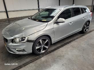  Volvo V-60 1.5 T3 112-KW Automaat R-DESIGN 2017/6