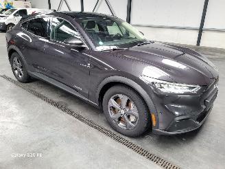 krockskadad bil auto Ford Mustang Mach-e 221-KW 75kwh Automaat RWD Panoramadak 2022/6