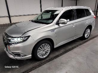 Coche accidentado Mitsubishi Outlander 2.4 PHEV 99-KW Automaat AWD Plug-In-Hybrid 2021/5