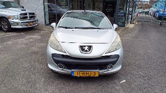 Peugeot 208 16VTi picture 2