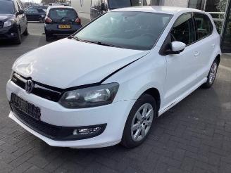 Coche siniestrado Volkswagen Polo Polo V (6R), Hatchback, 2009 / 2017 1.2 TDI 12V BlueMotion 2011/10