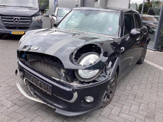Coche siniestrado Mini Mini Mini (F55), Hatchback 5-drs, 2013 1.5 12V One 2018/5