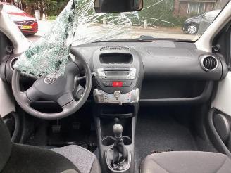 Toyota Aygo Aygo (B10), Hatchback, 2005 / 2014 1.0 12V VVT-i picture 9