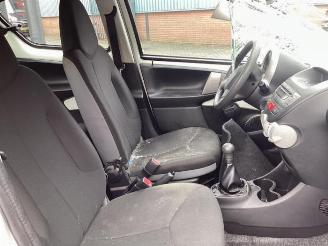 Toyota Aygo Aygo (B10), Hatchback, 2005 / 2014 1.0 12V VVT-i picture 10