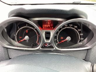 Ford Fiesta 1.6 TDCi Titanium picture 11