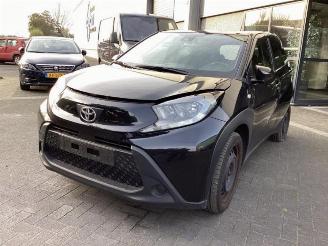 Dezmembrări autoturisme Toyota Aygo Aygo X, Hatchback, 2022 1.0 12V VVT-i 2023/1