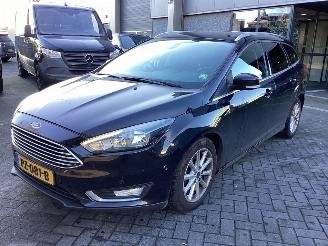 Unfallwagen Ford Focus 1.0 Titanium 2017/2