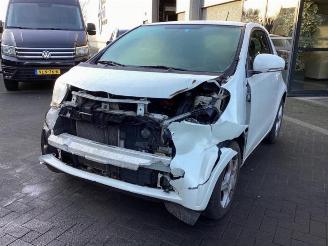 Vrakbiler auto Toyota iQ iQ, Hatchback 3-drs, 2009 / 2015 1.0 12V VVT-i 2009/9