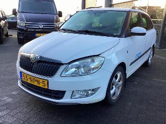 skadebil auto Skoda Fabia 1.2 Tdi 2010/10