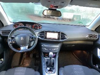 Peugeot 308 Pure Tech active picture 9