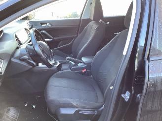 Peugeot 308 1.2 Pure Tech picture 10