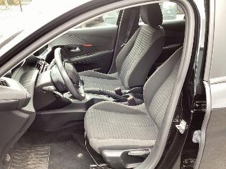 Peugeot 208 1.2 PureTech Active picture 10