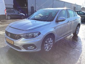 skadebil auto Fiat Tipo 1.4 16V 2018/3