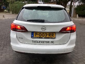 Opel Astra 1.2 Turbo Tourer picture 6