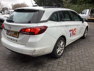 Opel Astra 1.2 Turbo Tourer picture 5